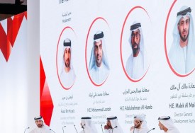 جانب من المناقشات في المؤتمر 