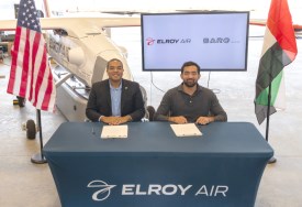 جانب من التوقيع 